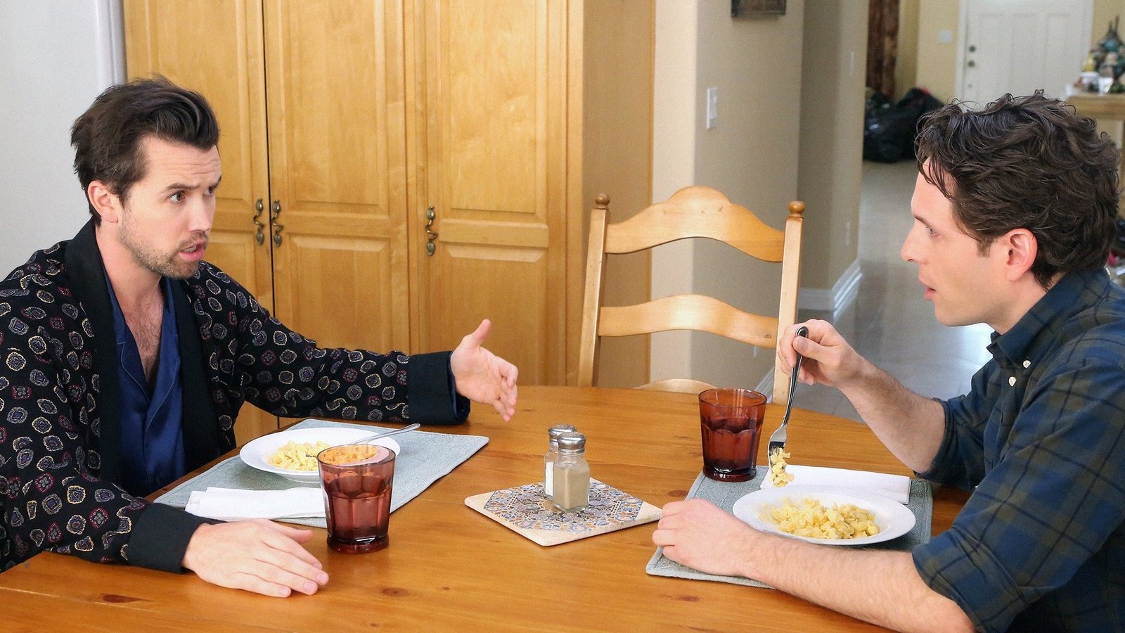 Episode Mac & Dennis Move to the Suburbs